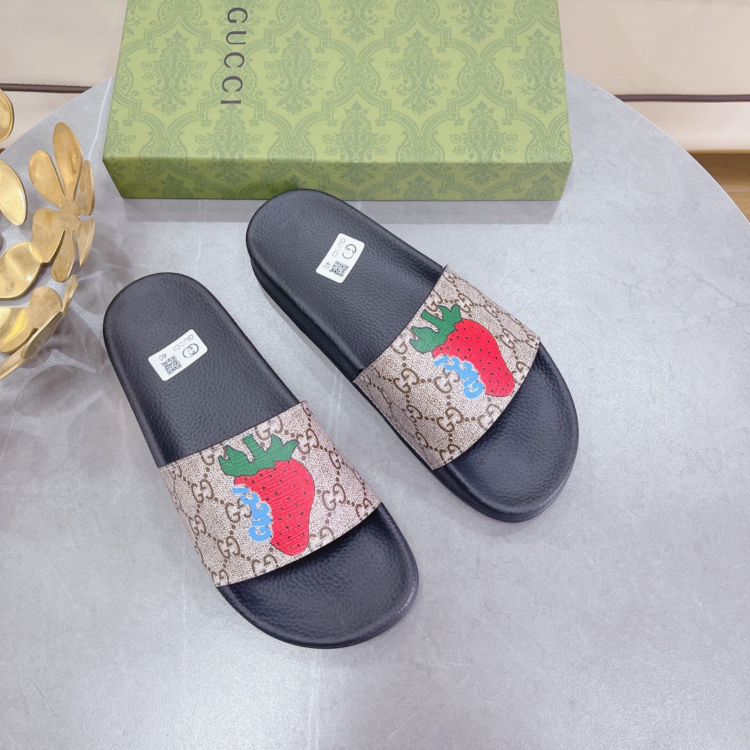 Gucci Men’s Gucci Supreme Slides With Gucci Strawberry Black And Gray For Men 408508 G2200