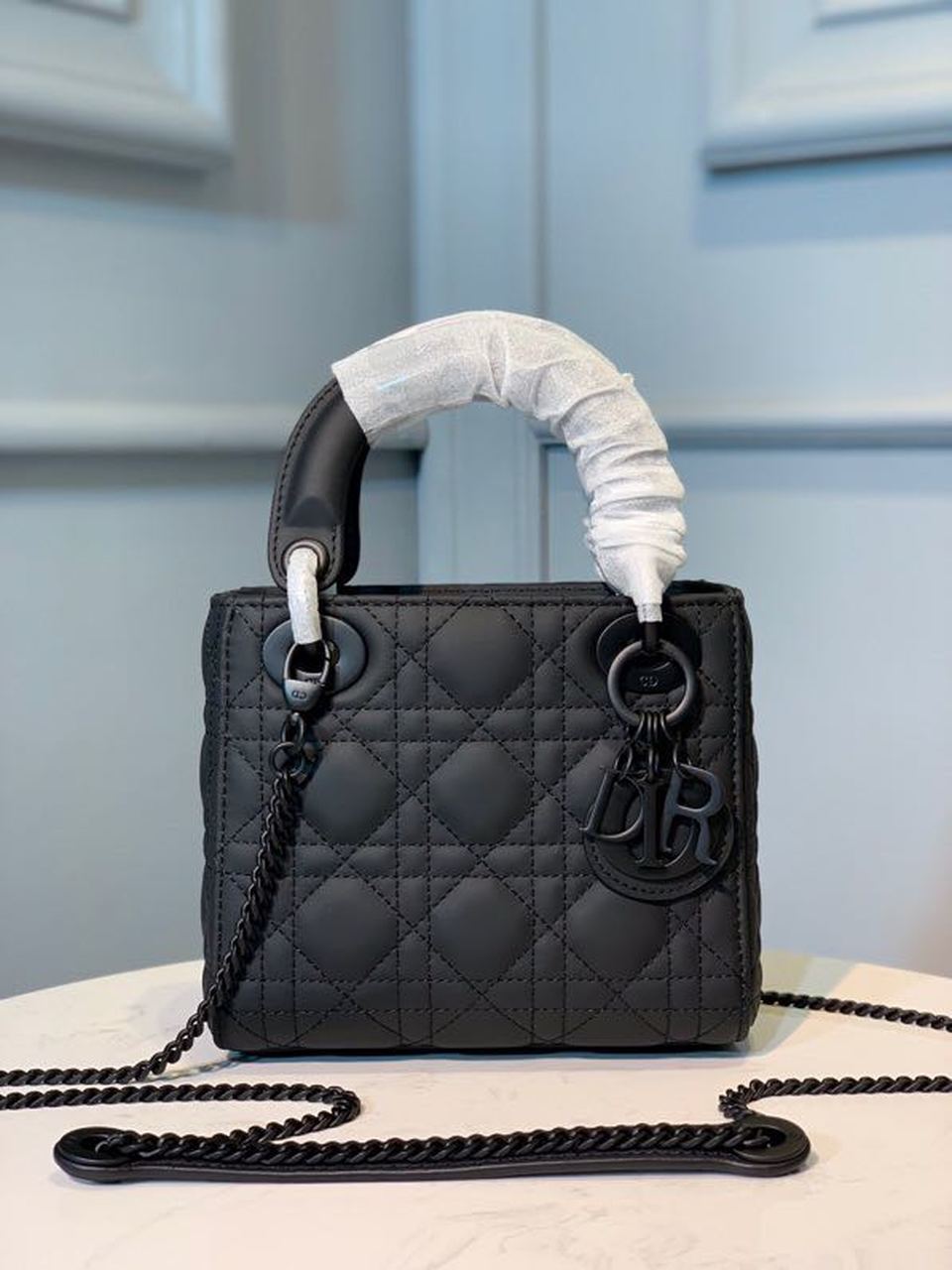 Christian Dior Mini Lady Dior Bag with Chain Matte Hardware Spring/Summer Collection, Black, For Women Women’s Handbags, 18cm CD M0505SLOI_M989