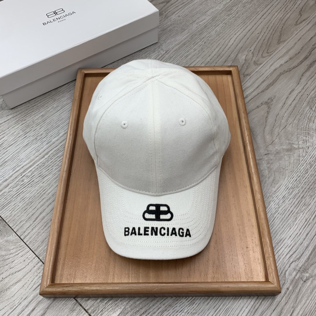 BALENCIAGA Logo Cap In White