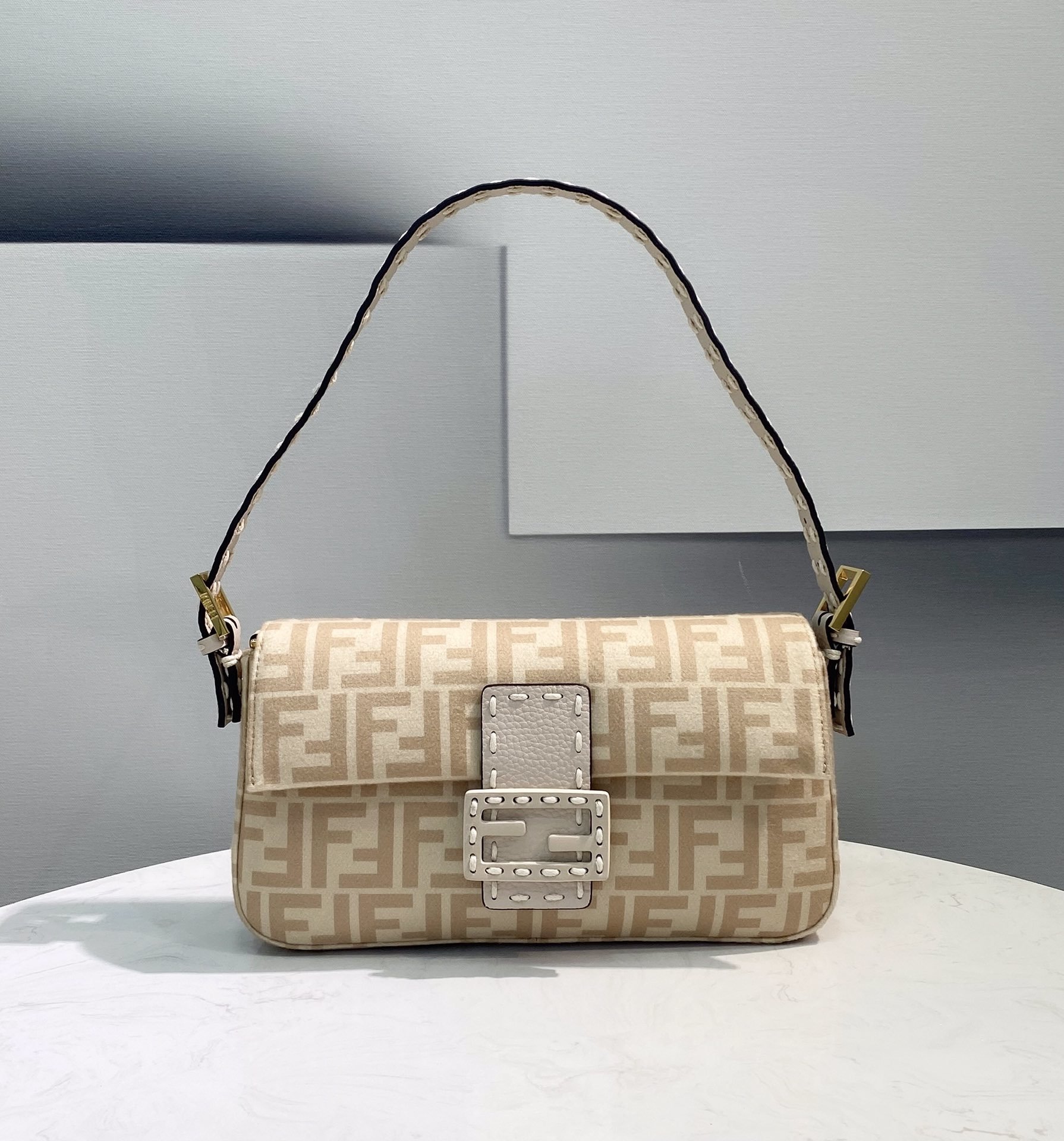 Fendi Baguette 1997 Wool Bag Beige For Women, Women’s Handbags, Shoulder Bags 10.6in/27cm FF 8BR792
