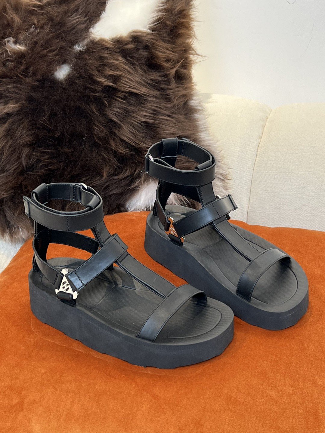 Hermes Enid Sandal Black For Women, Women’s Shoes H221033Z 02370