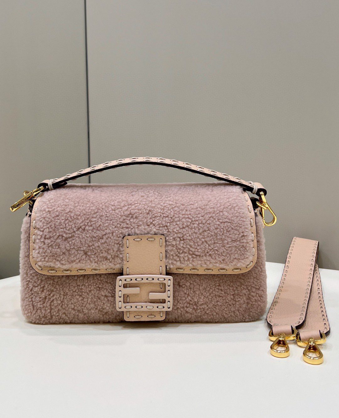 Fendi Baguette Pink Sheepskin Bag For Woman 27cm/10.5in 8BR600AH96F1F7N