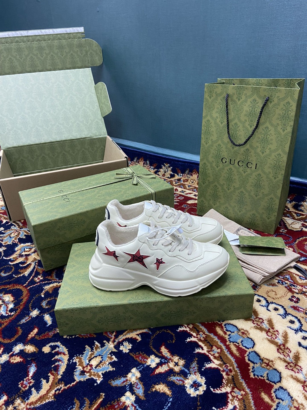 Gucci Rhyton Sneaker With Red Stars White Ivory For Men 664961 2SHC0 9560
