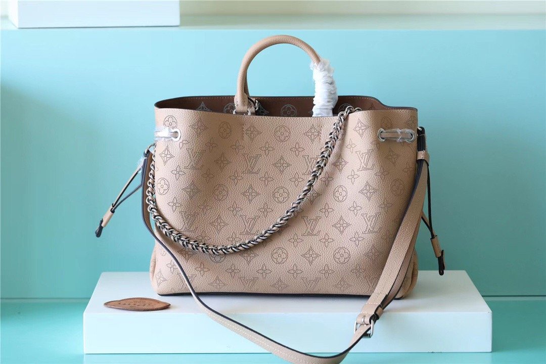 Louis Vuitton Bella Tote Mahina Coquille For Women, Women’s Handbags, Shoulder And Crossbody Bags 12.6in/32cm LV 
