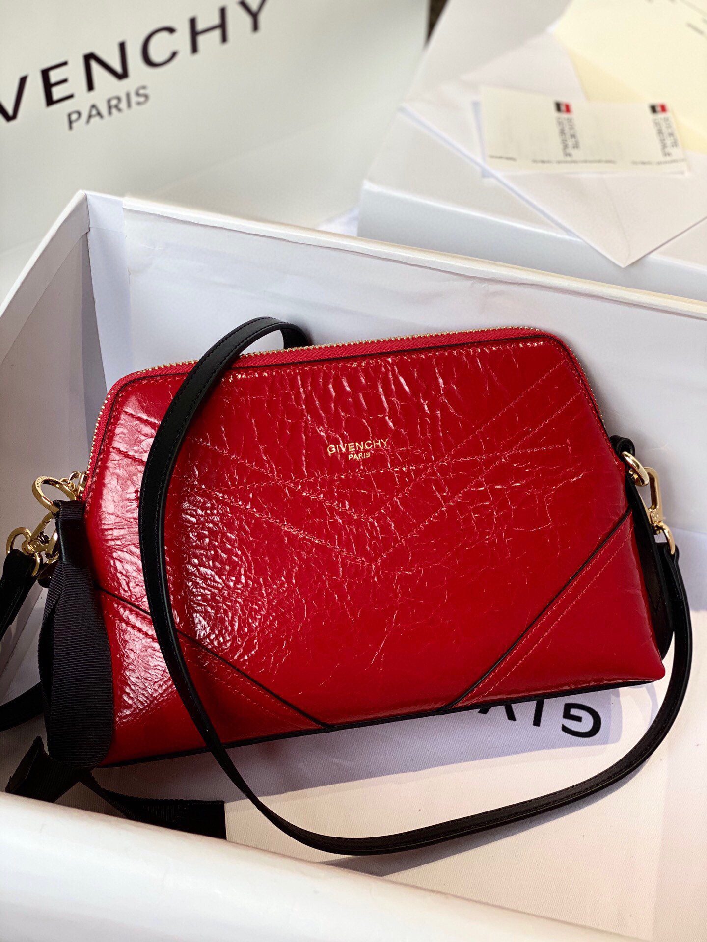 Givenchy AAA Quality Messenger Bag Red For Women, Women’s Handbags, Shoulder And Crossbody Bags 9.8in/25cm GVC
