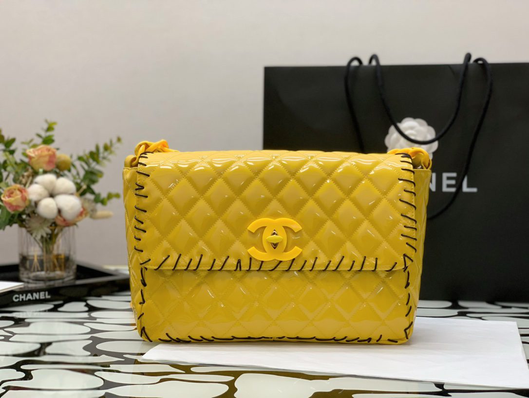 Chanel Vinyl Classic Yellow Shoulder bag For Women 29cm/11.5in