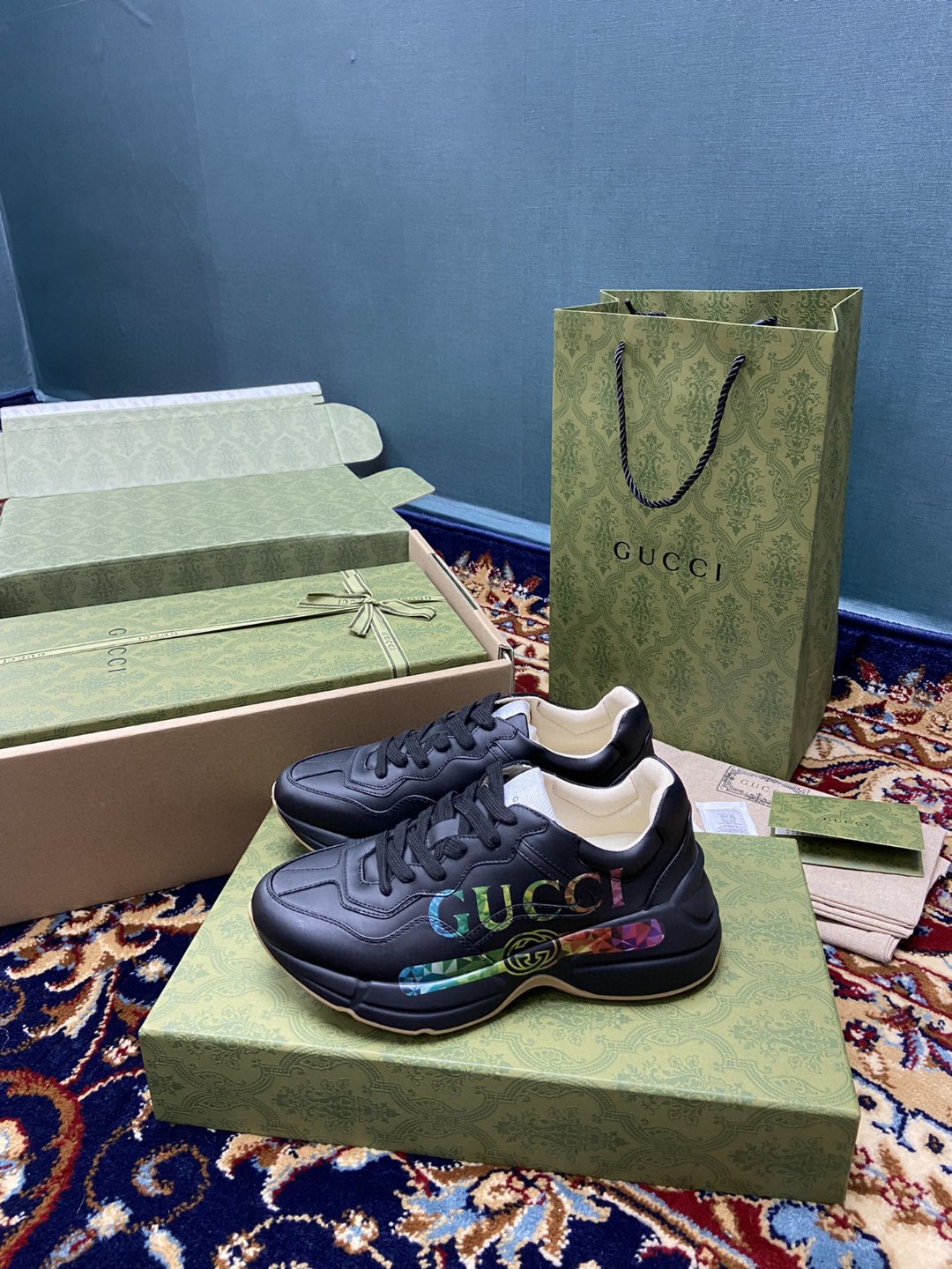 Gucci Men’s Rhyton Sneakers With Iridescent Logo Black For Men 552851 DRW00 1000
