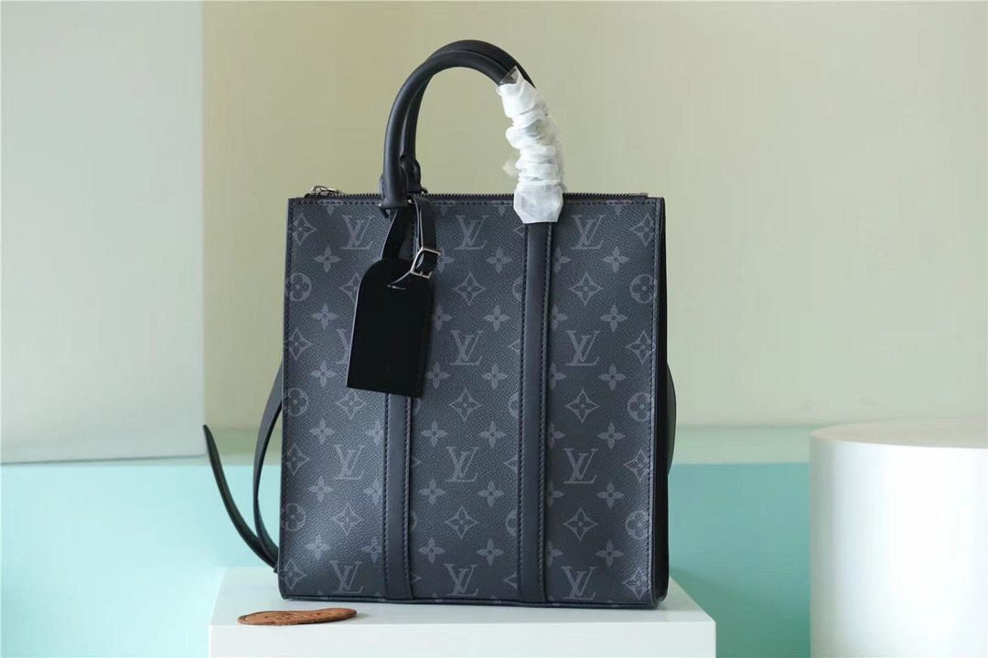 Louis Vuitton Sac Plat Cross Monogram Eclipse Reverse Canvas For Men, Men’s Bags, Shoulder And Crossbody Bags 11.2in/28.5cm LV M59664