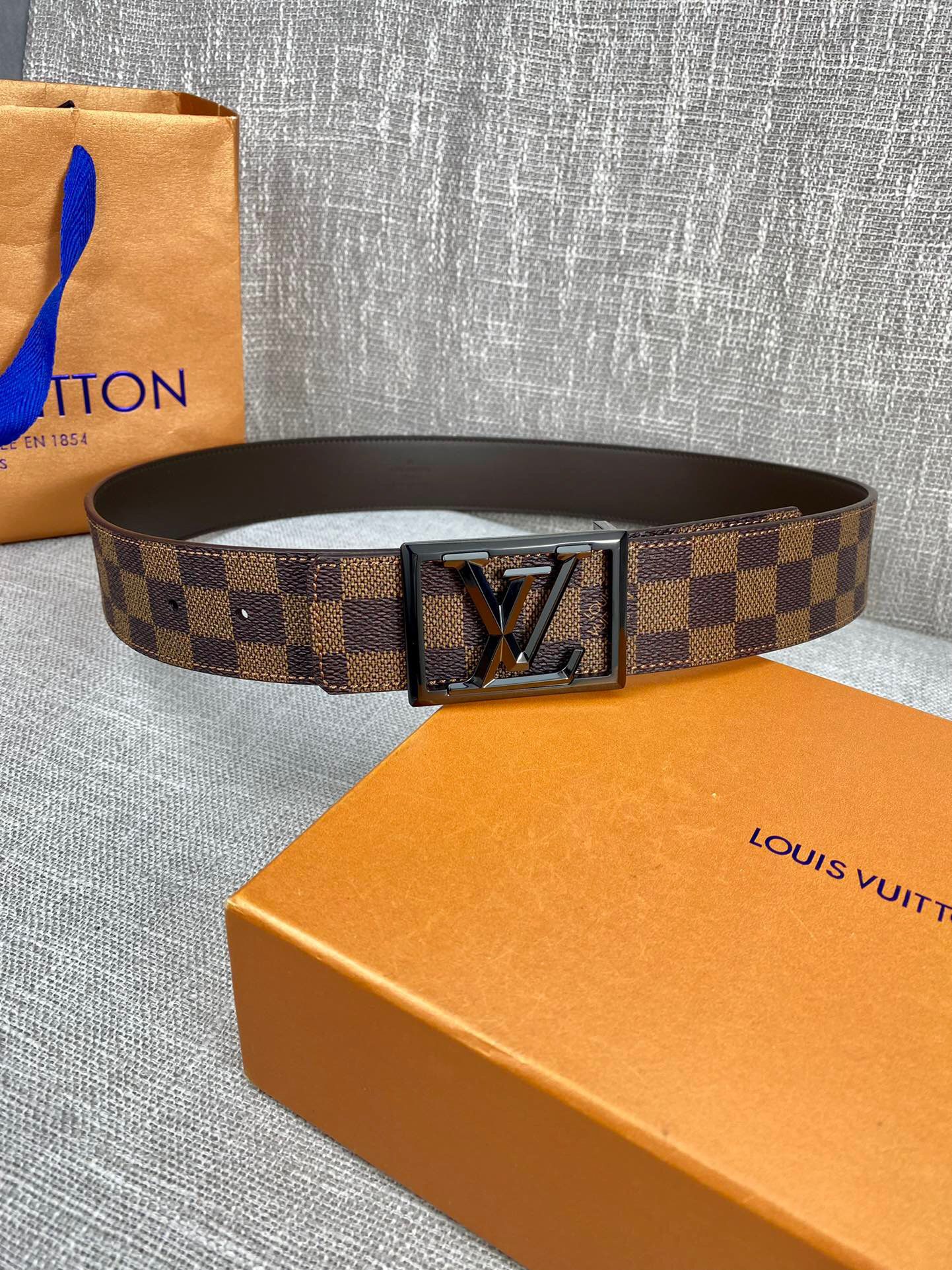 Louis Vuitton Pyramide Frame Initiales Reversible LV Belt Damier Cobalt Brown Canvas LV Women Belt