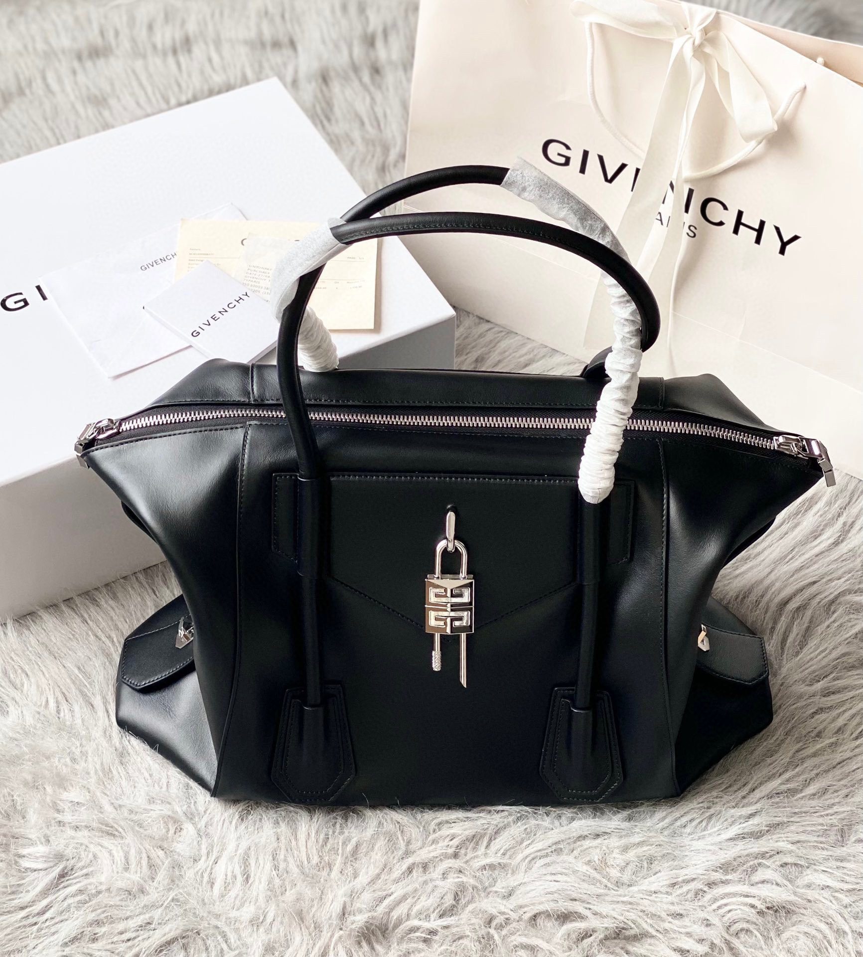 Givenchy Small Antigona Soft Bag Black For Women, Women’s Handbags, Shoulder Bags 17.7in/45cm GVC