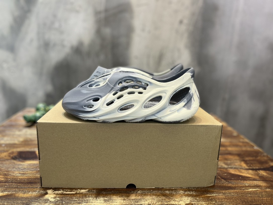 adidas yeezy Foam Runner Mix Moon Gray For Men GV7904