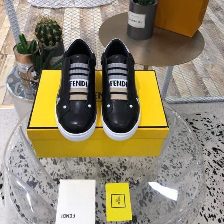 Fendi Rockoko Flower Embroidery Slip-On Sneakers Calfskin Leather Spring/Summer 2019 Collection, Black