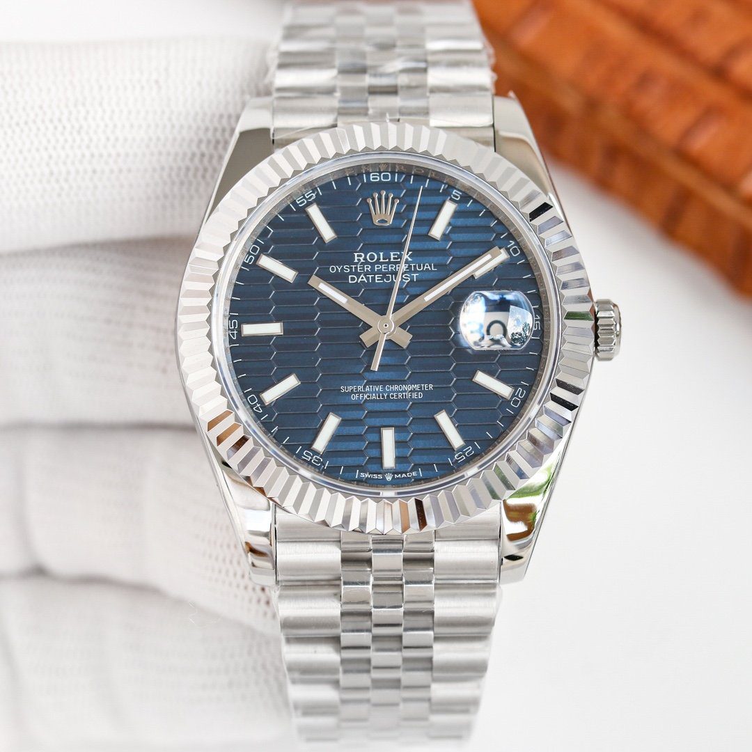 Rolex Datejust 41mm Oyster Perpetual Silver Toned For Men 126334