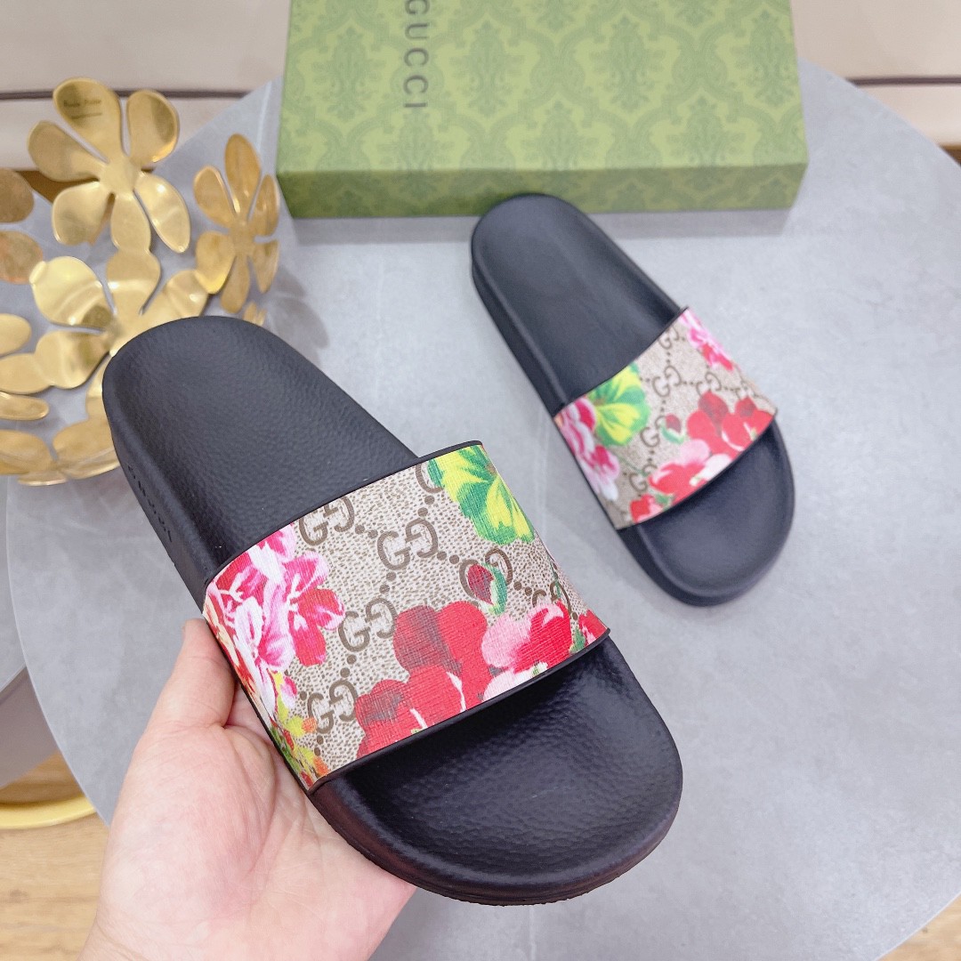 Gucci Men’s Slides Bloom Print Red For Men 408508 G2200 8919