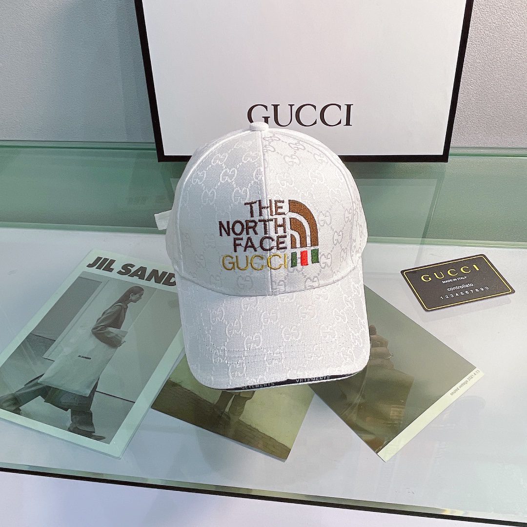 GUCCI Canvas Baseball Cap White