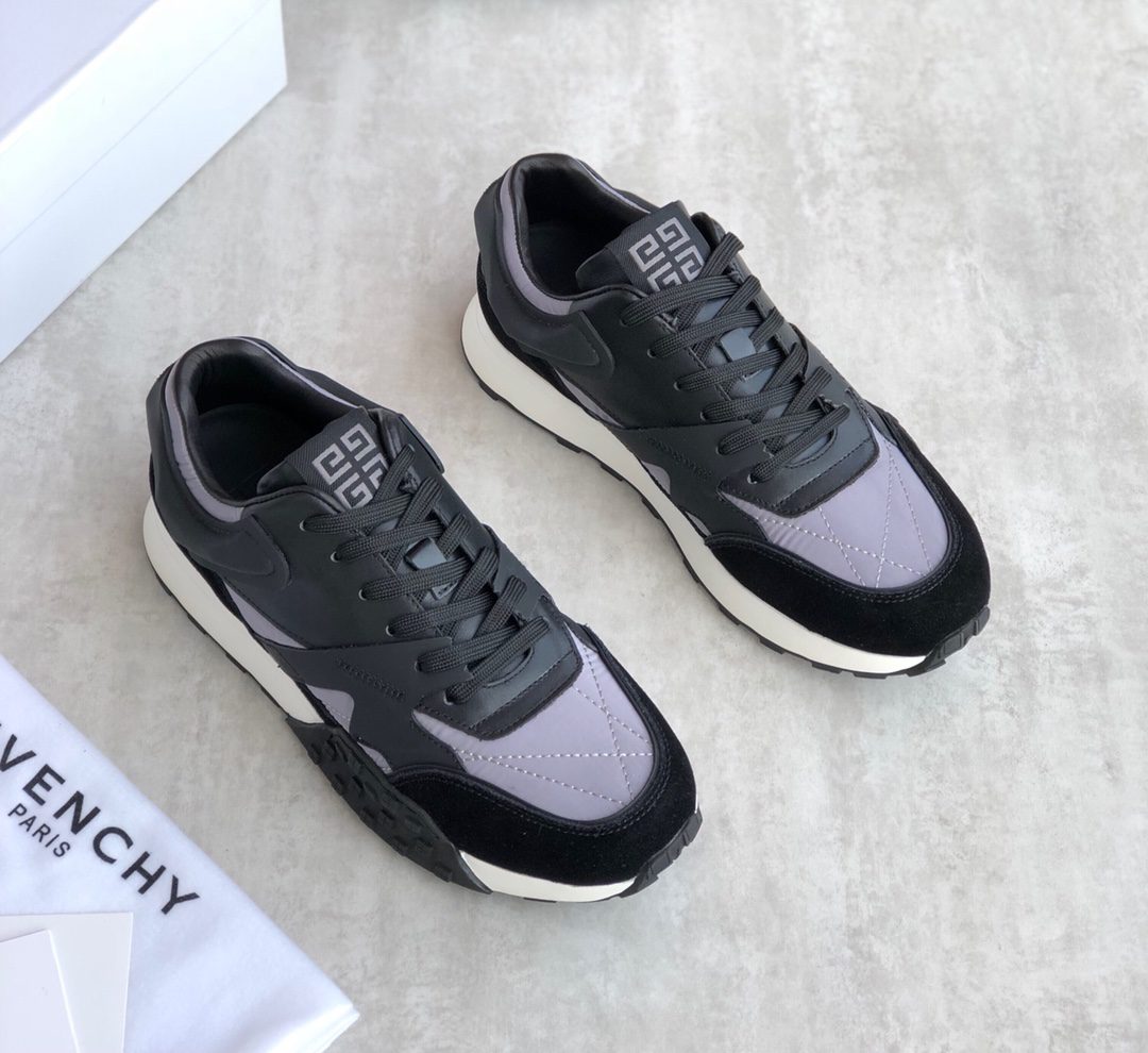 Givenchy GIV Runner Sneakers Black For Men GVC