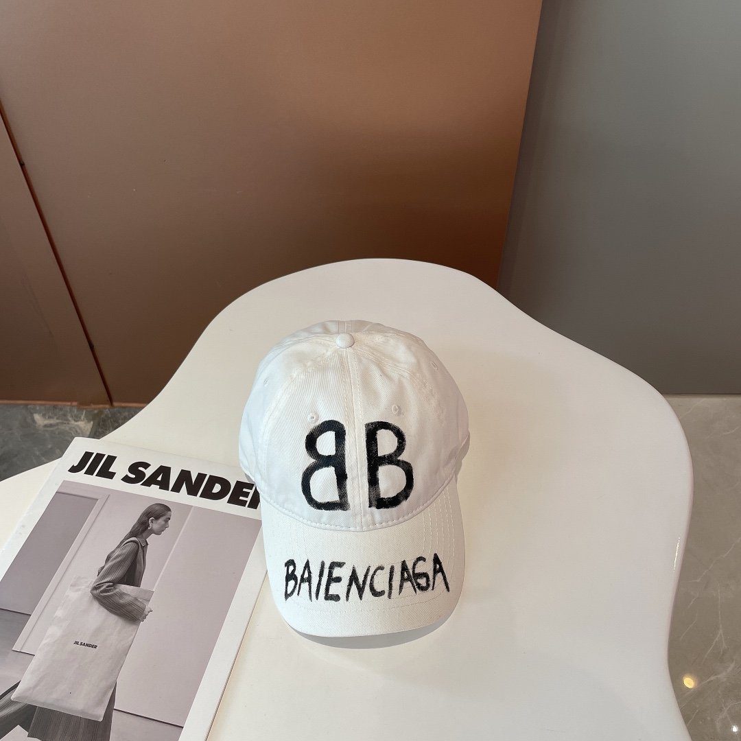 BALENCIAGA BB Sprayed White Cap