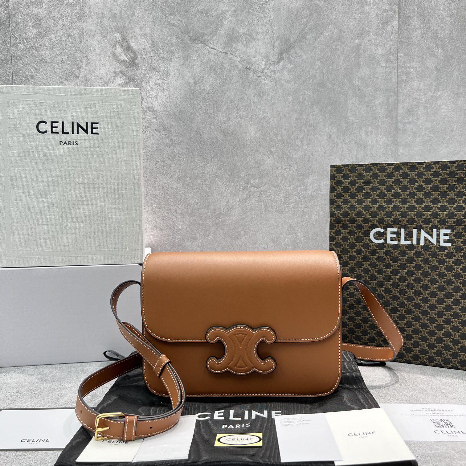 Celine Classique Cuir Triomphe Bag Tan For Women 9in/22cm 199223BFN.04LU