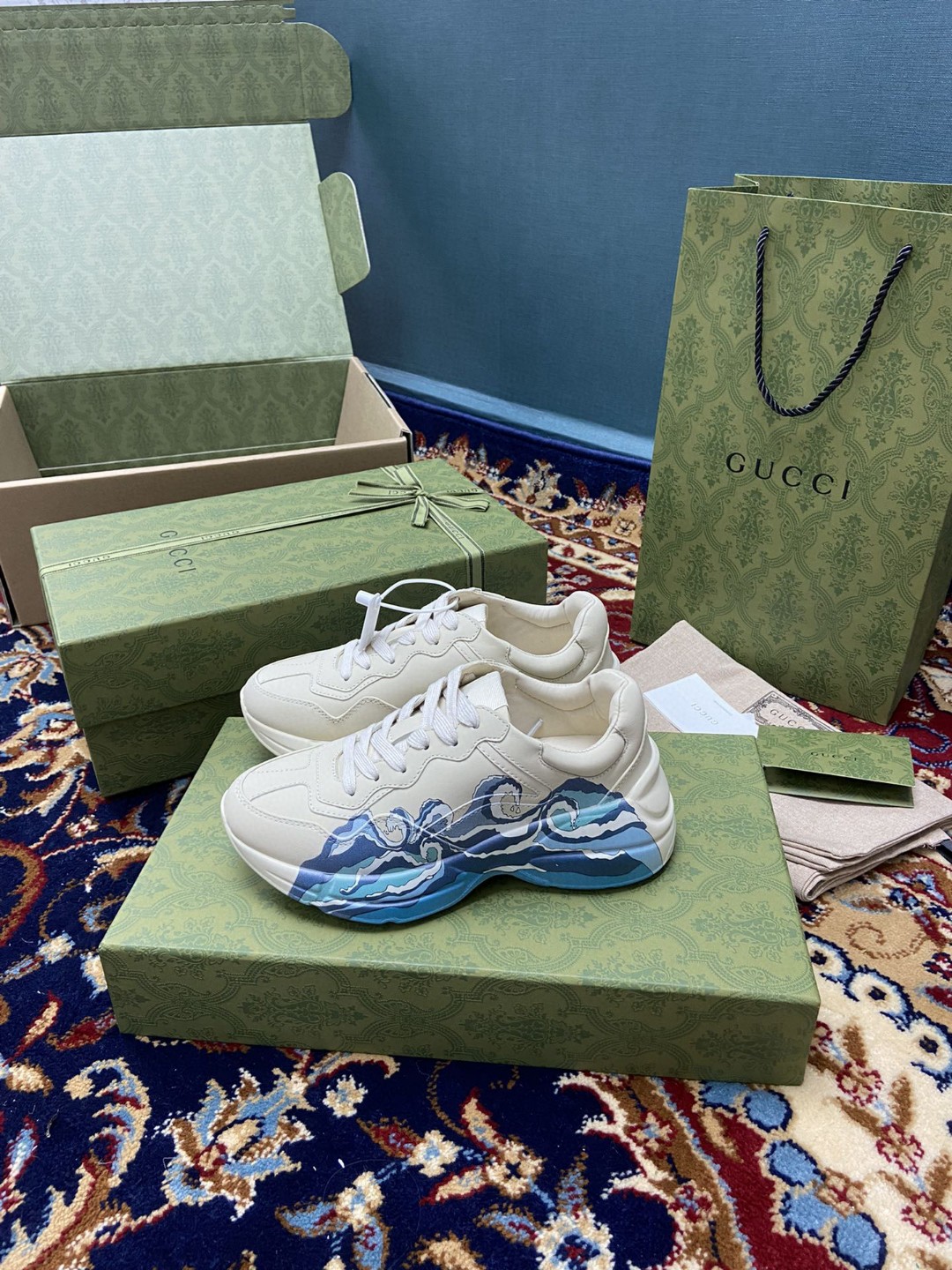 Gucci Men’s Rhyton Sneaker With Wave White For Men 576052-DRW00-9522