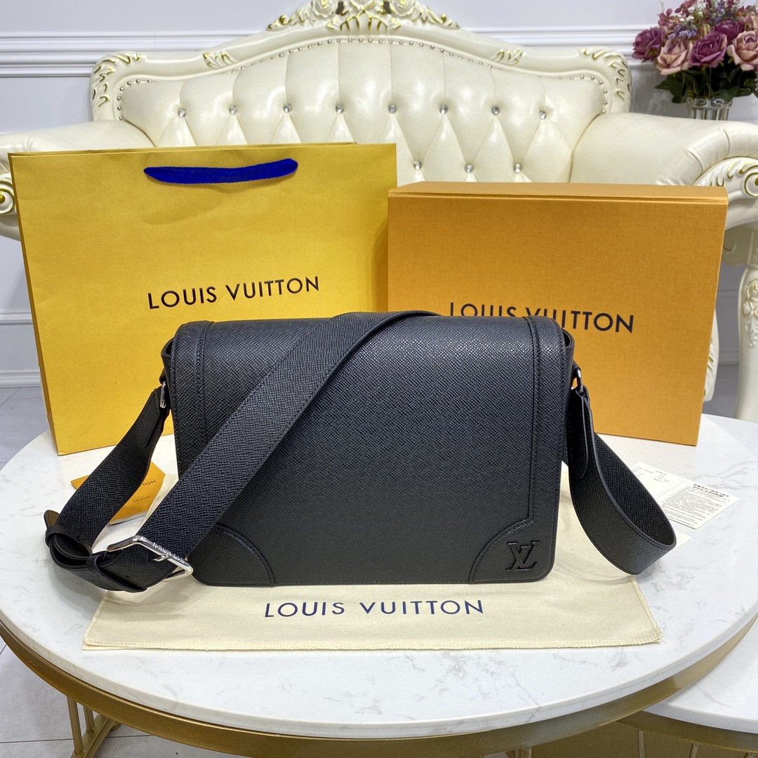 Louis Vuitton New Flap Messenger Bag Taiga Black For Men, Men’s Bags, Shoulder And Crossbody Bags 11.1in/28.3cm LV M30807