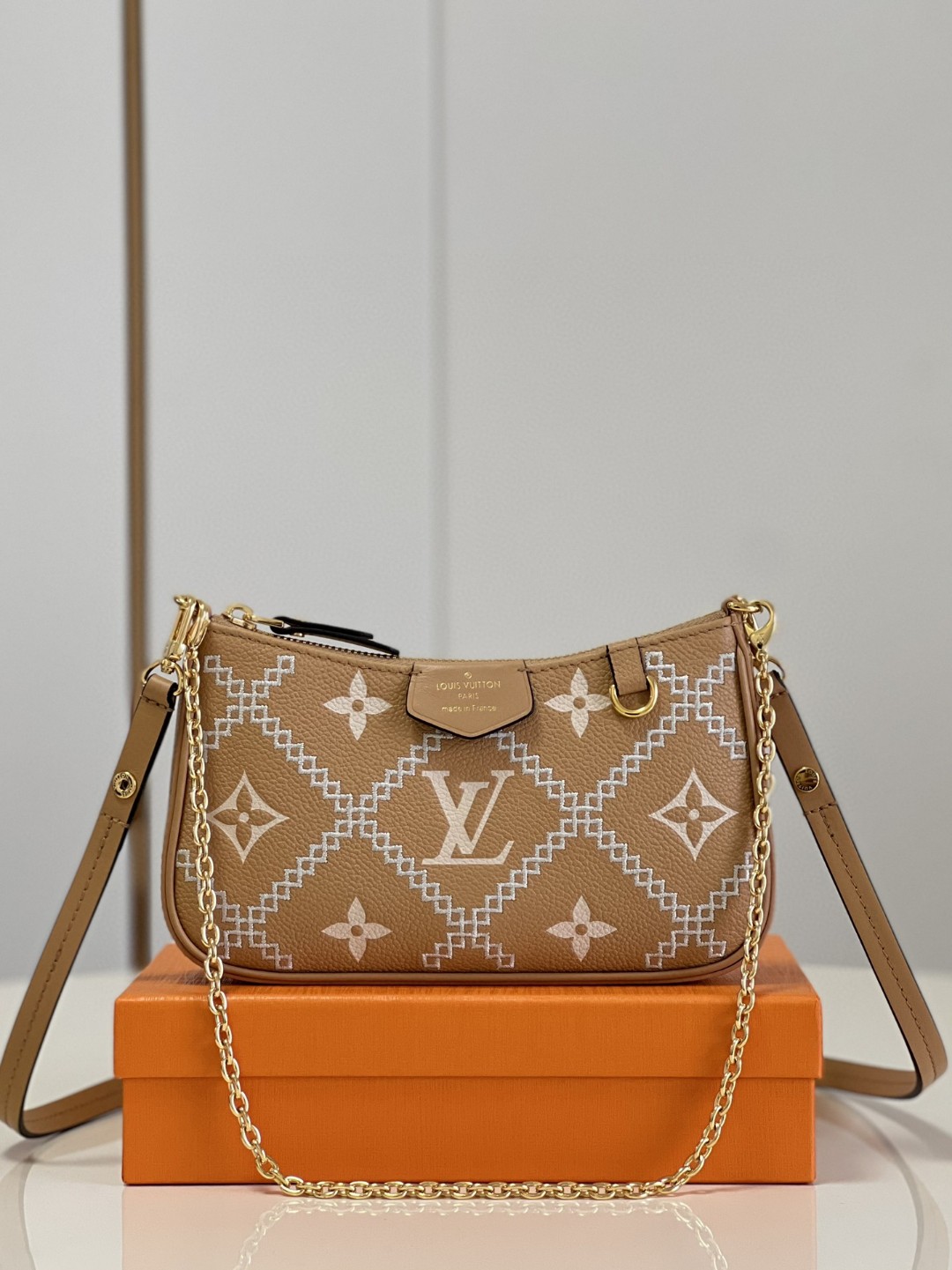 Louis Vuitton Easy Pouch On Strap Monogram Empreinte Arizona Beige For Women, Women’s Handbags 7.5in/19cm LV M81137