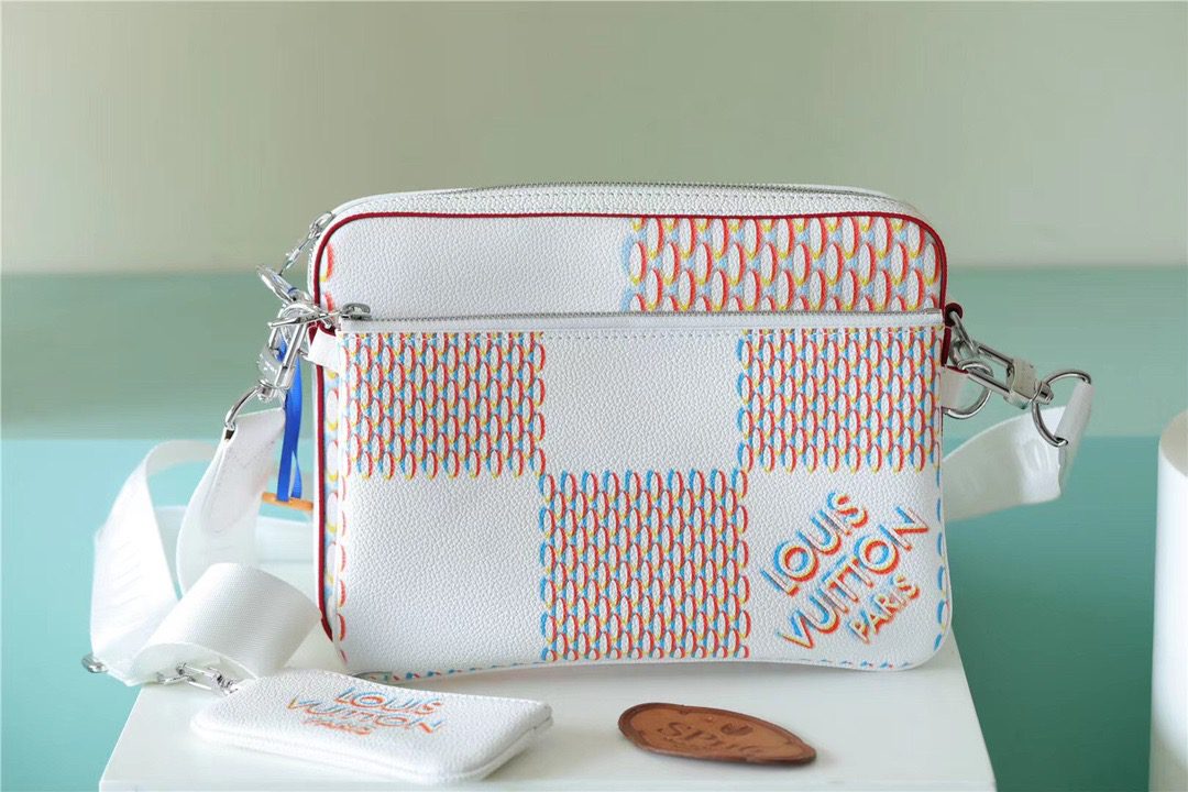 Louis Vuitton Trio Messenger Damier Spray White For Men, Men’s Bags, Shoulder And Crossbody Bags 9.5in/25cm LV M20665