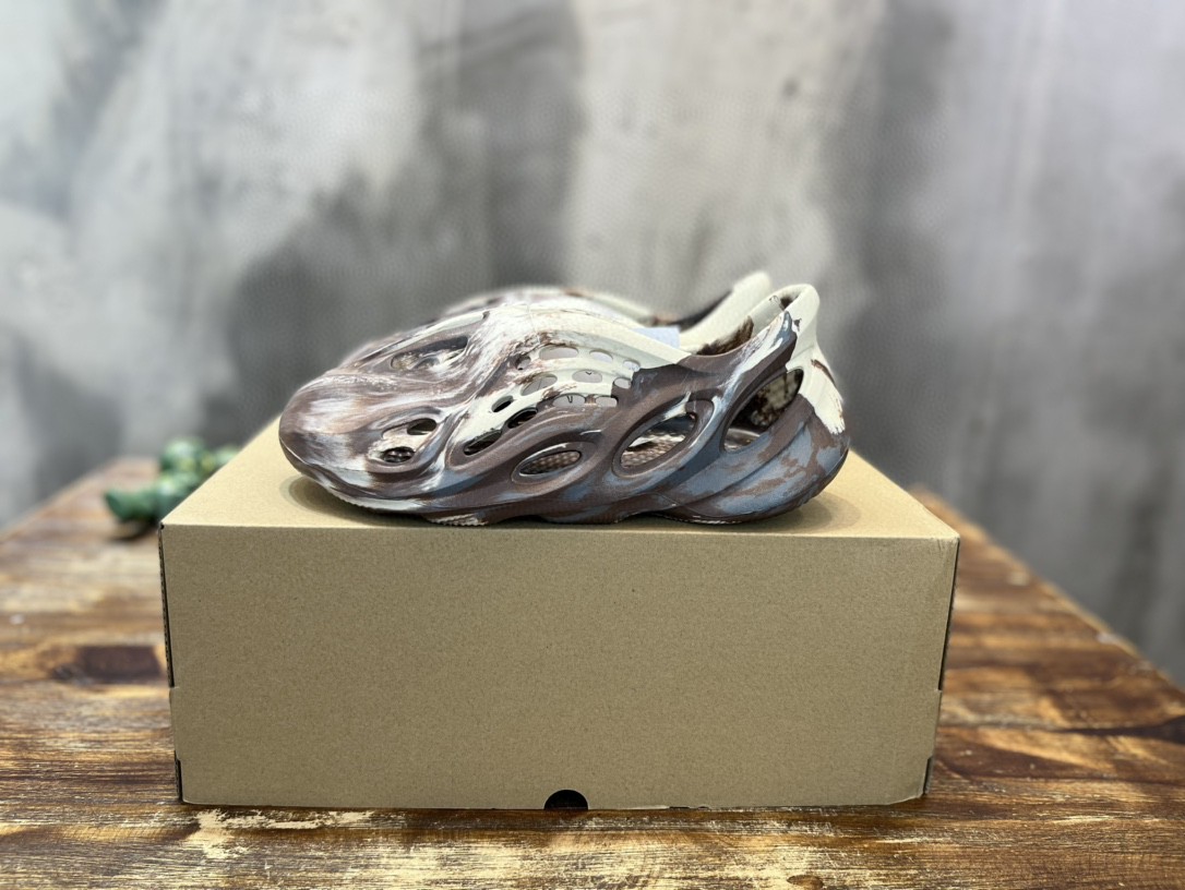 adidas yeezy Foam Runner Mix Brown White Blue For Men GX8774